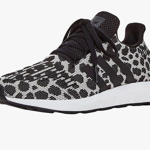 NWT Adidas Swift Run Size 7